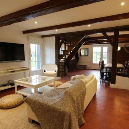 Вилла La Parenthese Basseneville Экстерьер фото